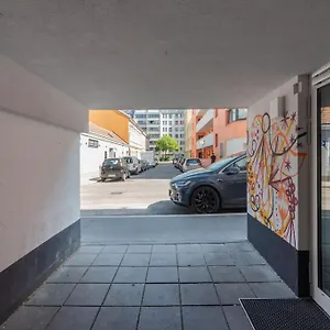 Neu Und Hell In Zentraler Ruhelage Mit Parkplatz Apartment